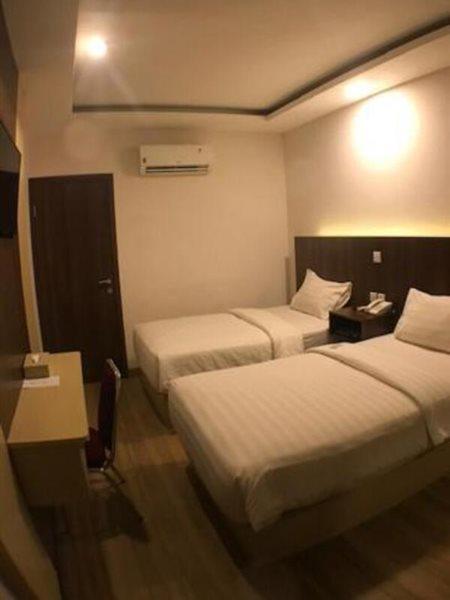 Kawana Hotel Padang  Ngoại thất bức ảnh