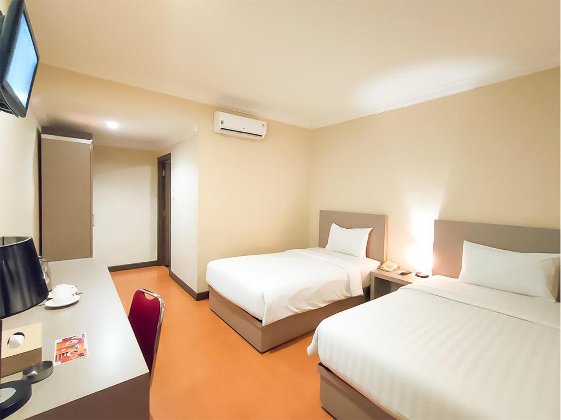 Kawana Hotel Padang  Ngoại thất bức ảnh
