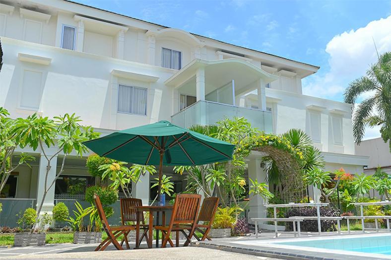Kawana Hotel Padang  Ngoại thất bức ảnh