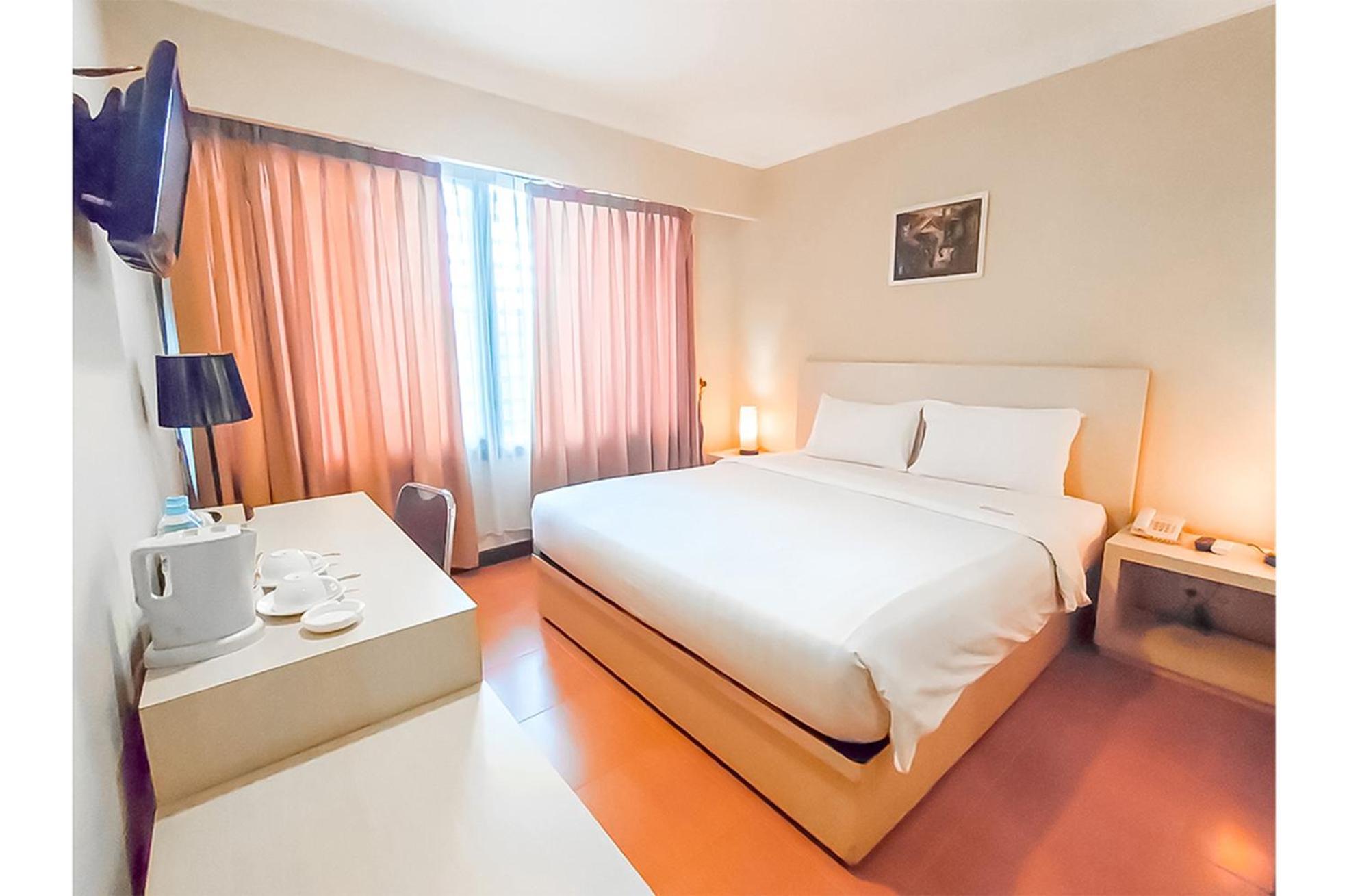 Kawana Hotel Padang  Ngoại thất bức ảnh